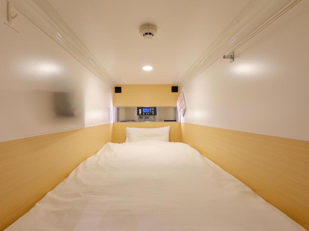 Acro Capsule Hotel Namba Dotonbori โอซาก้า ภายนอก รูปภาพ